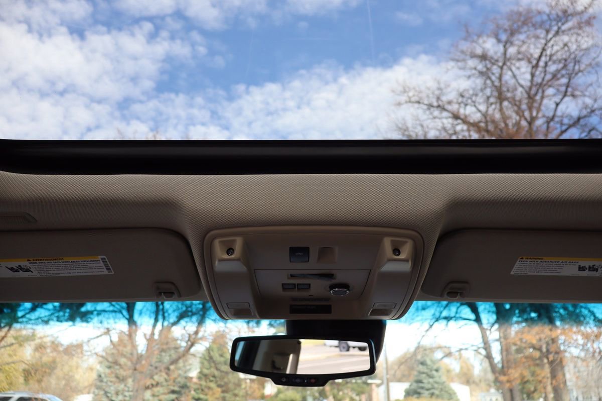 Used 2016 Cadillac Escalade ESV Premium image 30