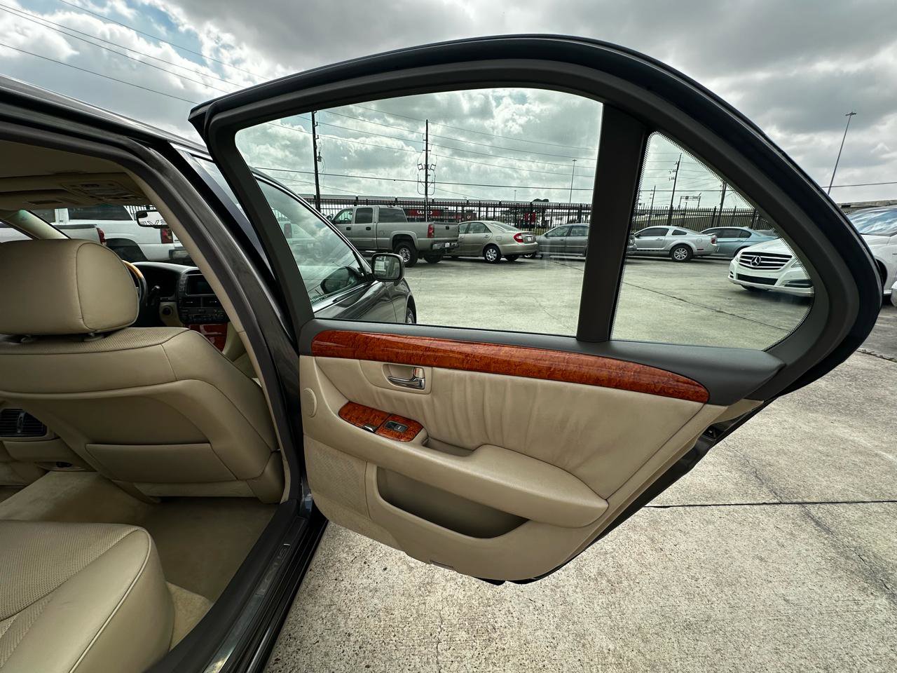 Used 2005 Lexus LS 430 image 21