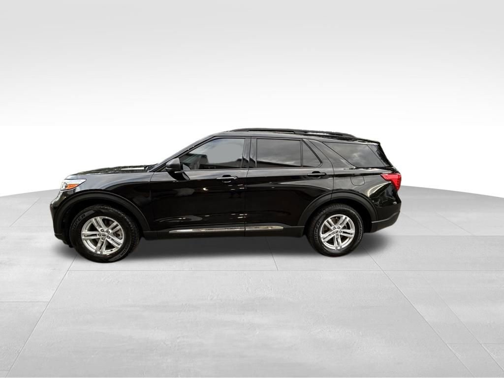 Used 2022 Ford Explorer XLT w/ Equipment Group 202A image 8