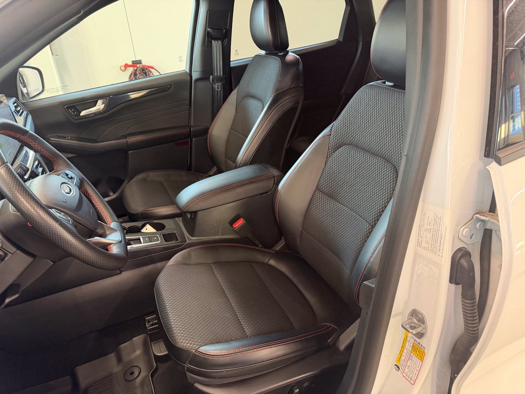 Certified 2023 Ford Escape ST-Line w/ Equipment Group 301A AWD/4WD image 13