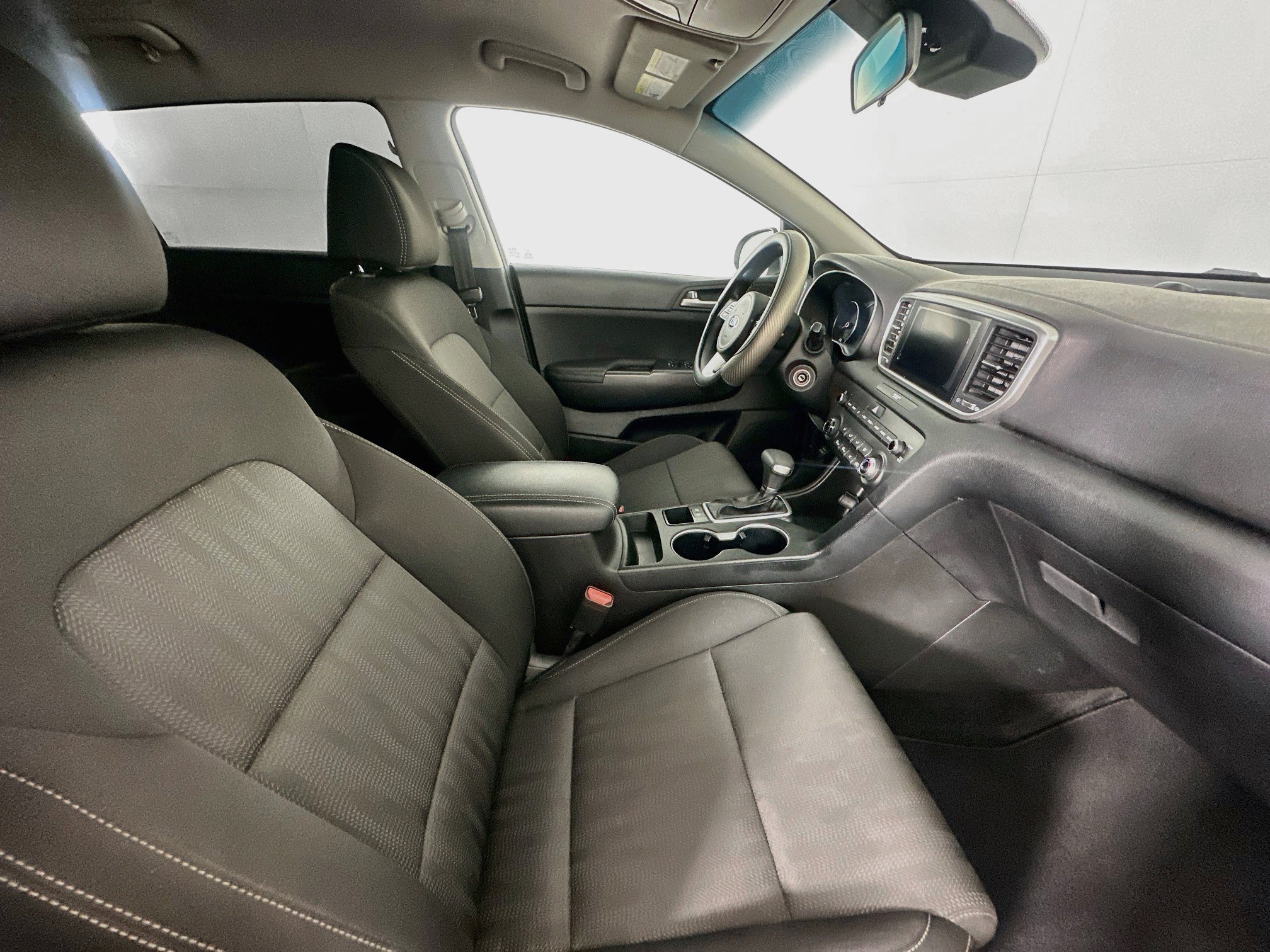 Used 2020 Kia Sportage LX FWD image 29