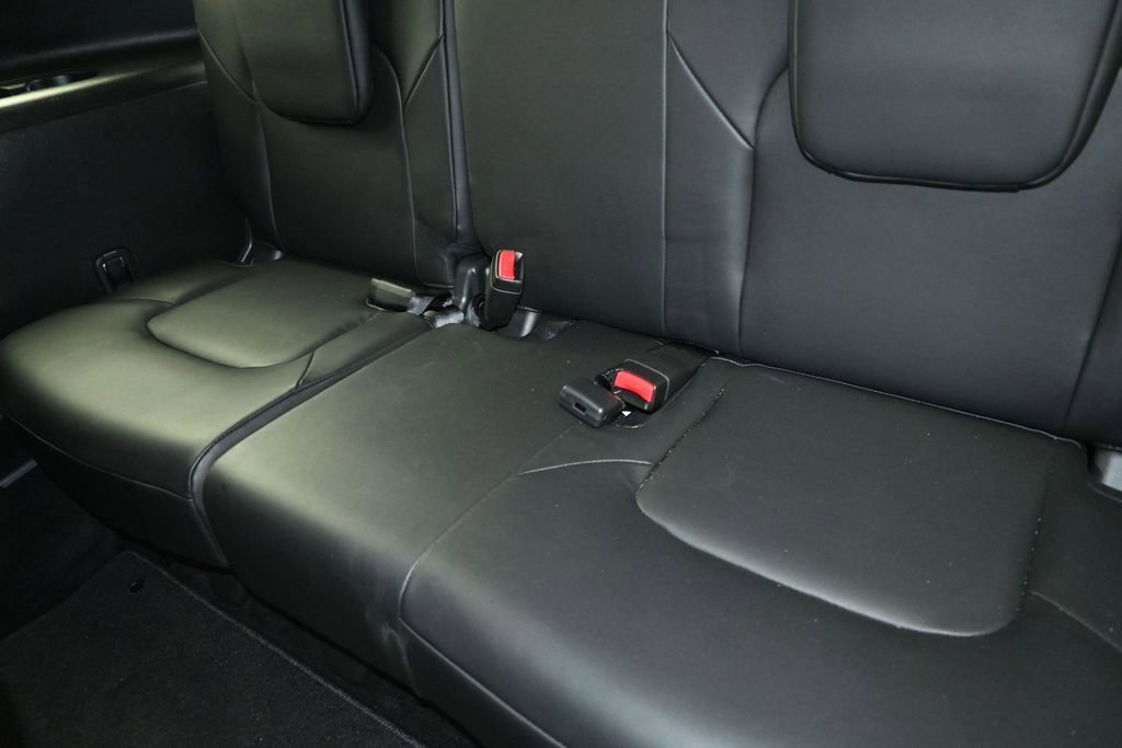 Used 2023 INFINITI QX80 Luxe w/ Cargo Package RWD image 17