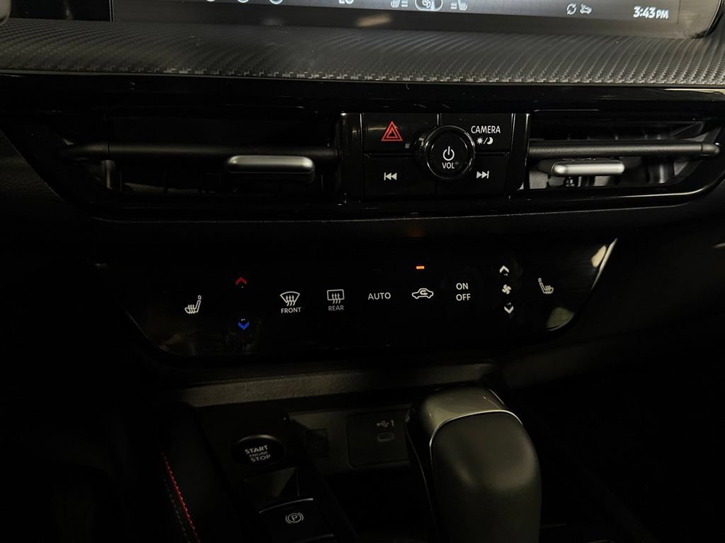 Used 2026 Nissan Kicks SR w/ Cold Weather Package FWD image 18