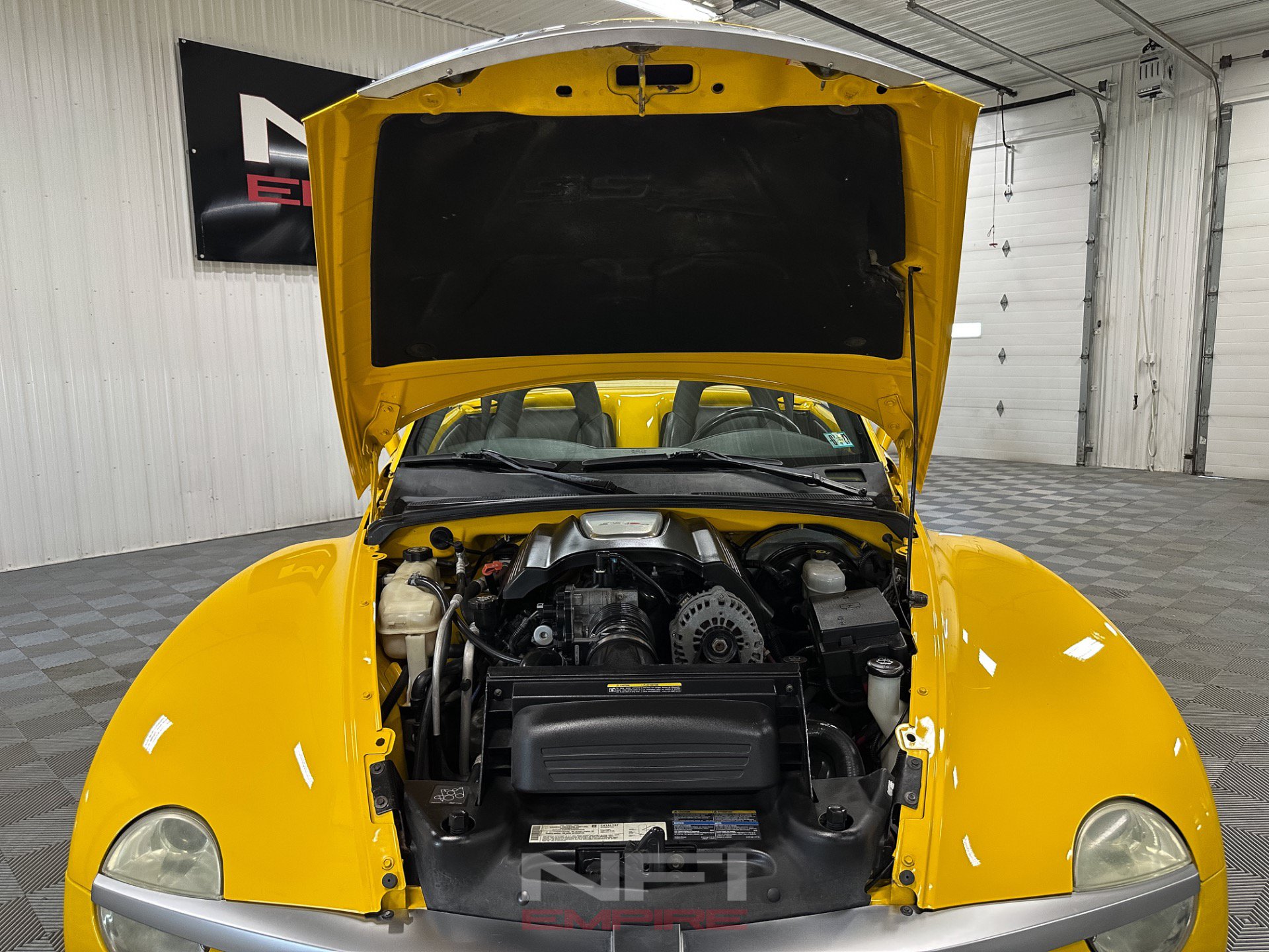 Used 2004 Chevrolet SSR w/ Preferred Equipment Group RWD image 45