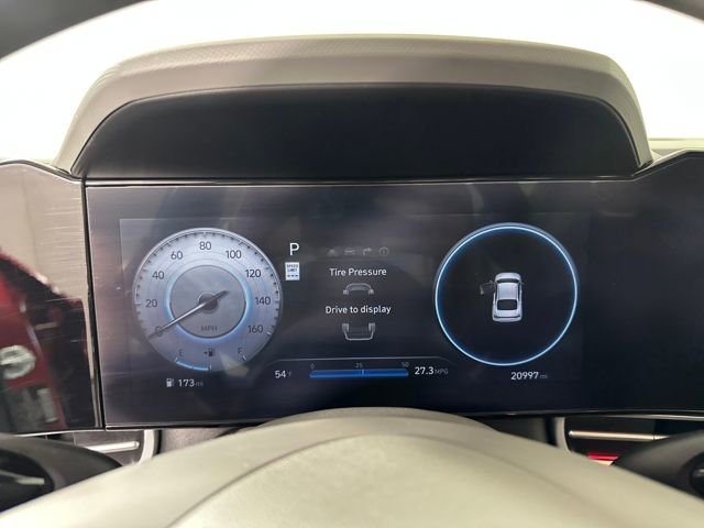 Certified 2024 Hyundai Elantra SEL image 17