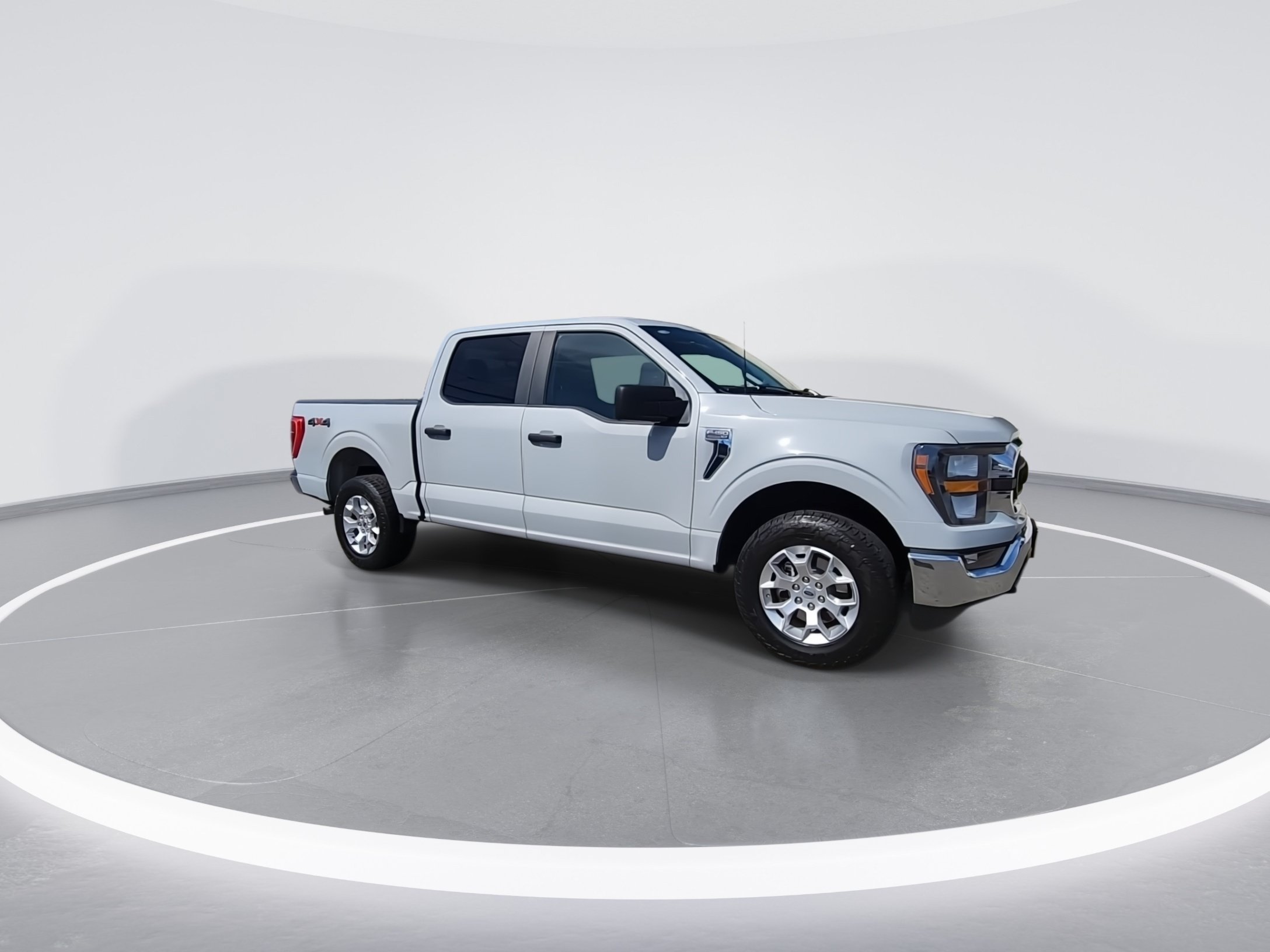Used 2023 Ford F150 XLT AWD/4WD image 2