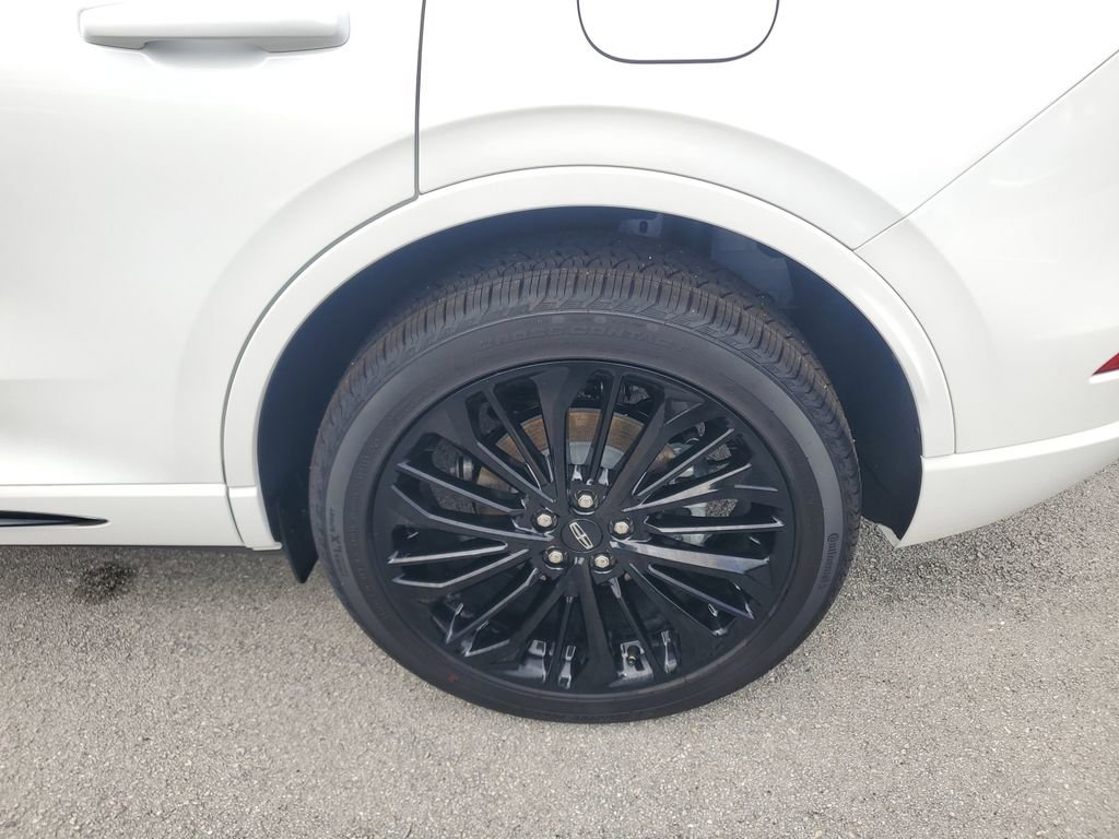 New 2025 Lincoln Corsair Reserve w/ Equipment Group 202A image 8