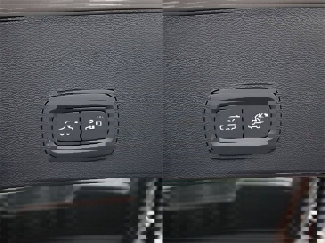 Certified 2024 Volvo XC40 B5 Plus w/ Protection Package Premier image 25