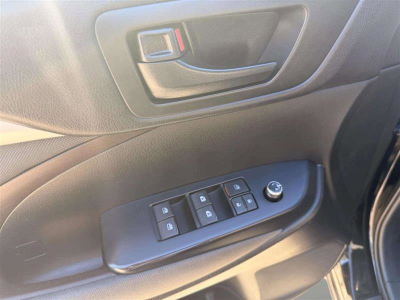 Used 2018 Toyota Highlander LE image 18