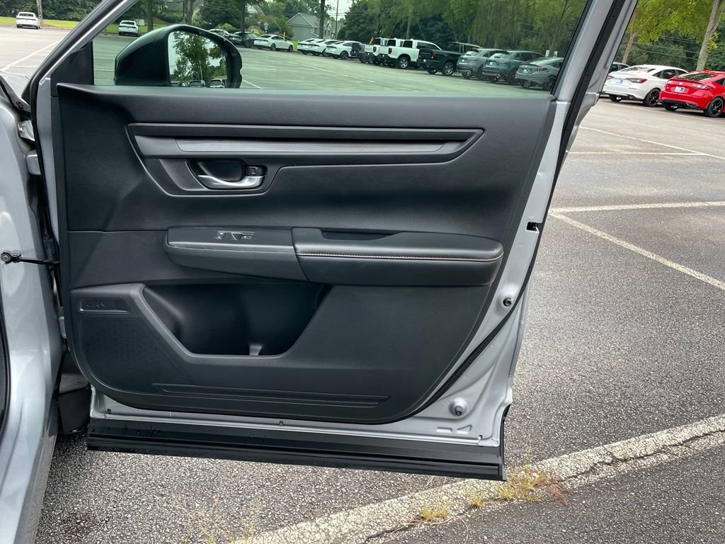 Used 2025 Honda CR-V Sport image 29