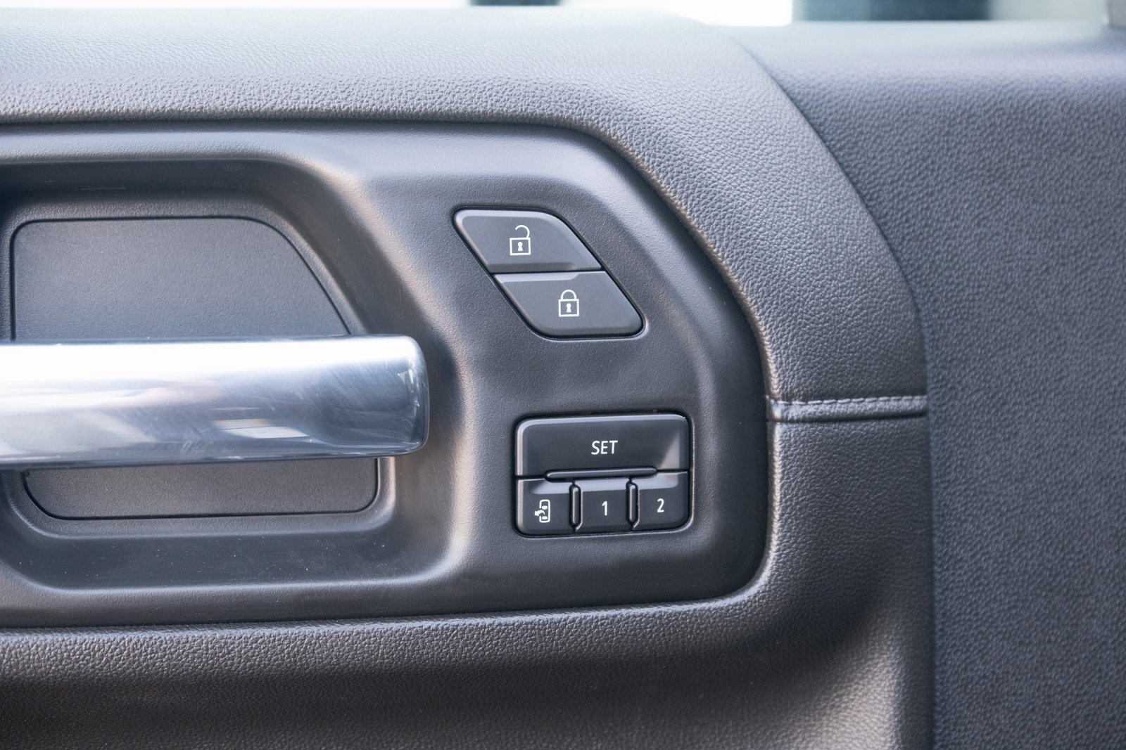 Used 2023 GMC Sierra 3500 SLT w/ SLT Preferred Package image 17