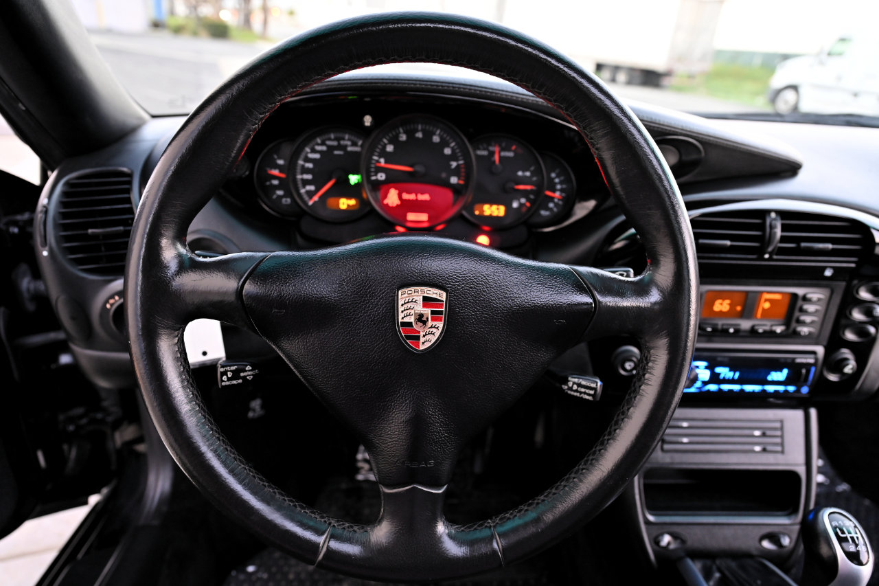 Used 2004 Porsche 911 Carrera 4S image 22