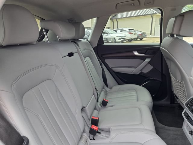 Used 2022 Audi Q5 2.0T Premium w/ Convenience Package AWD/4WD image 21