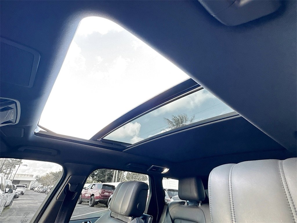 Used 2020 Land Rover Range Rover Sport HST image 24