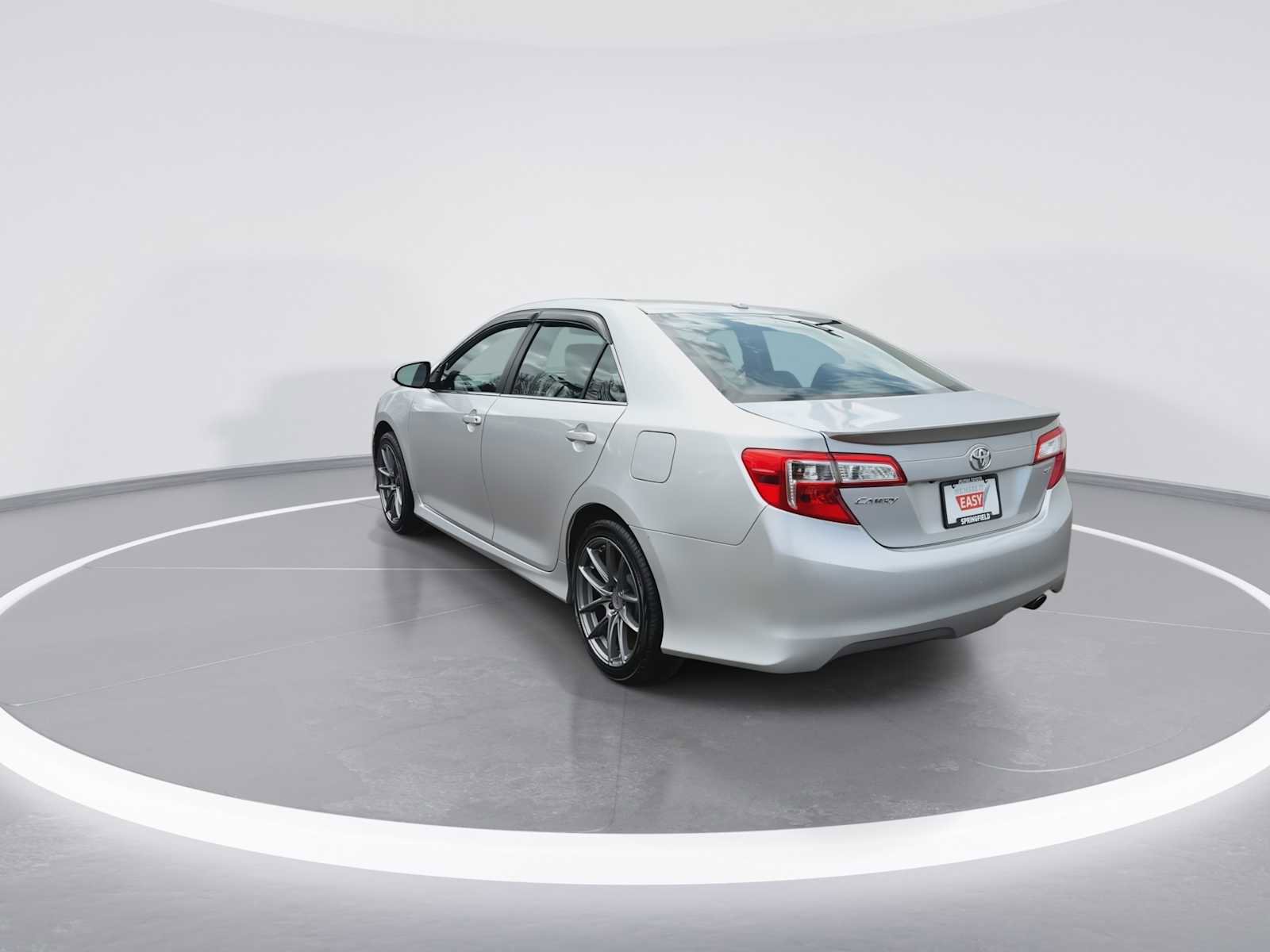 Used 2014 Toyota Camry SE image 6