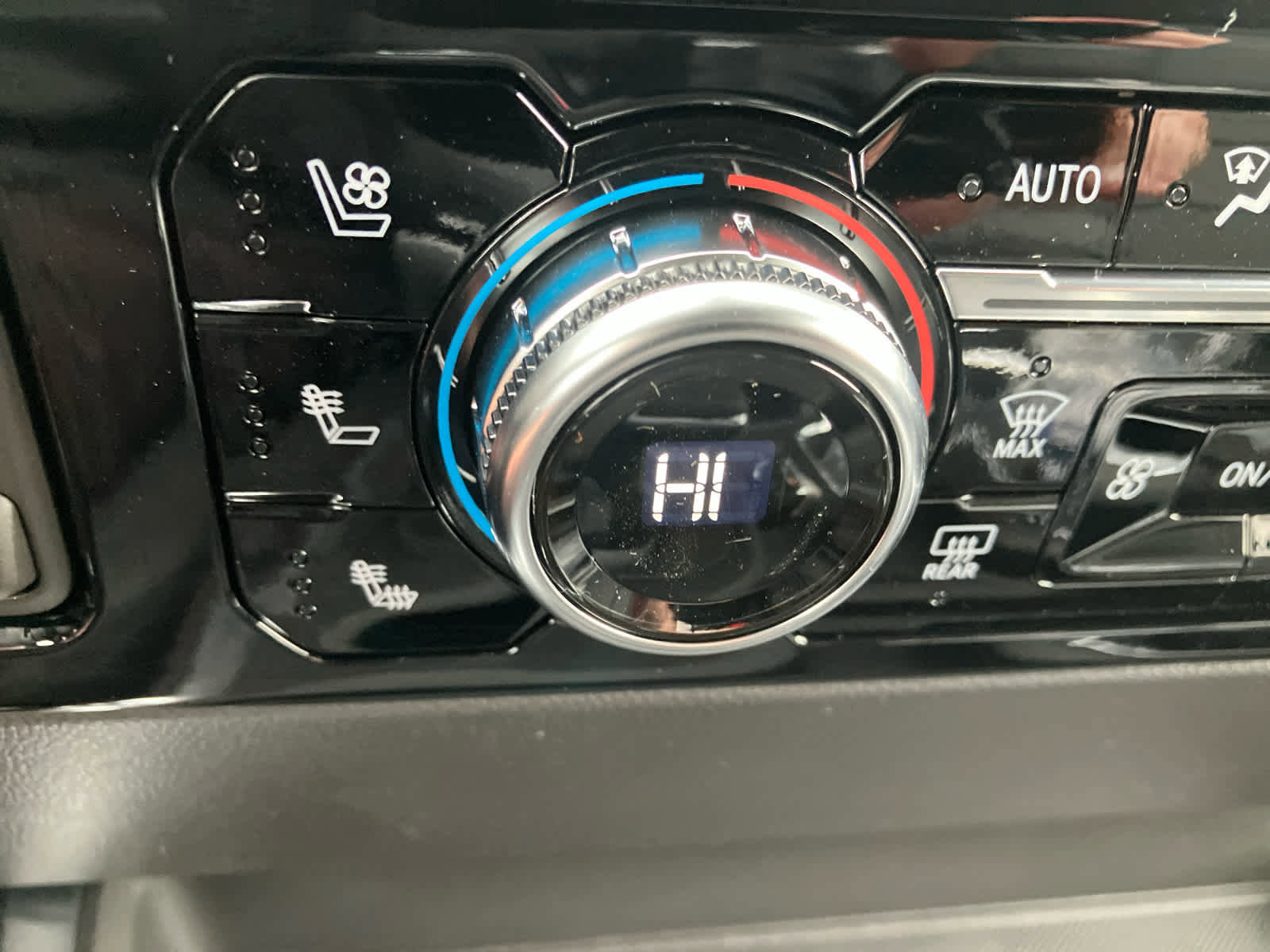 New 2026 GMC Sierra 1500 SLT w/ SLT Premium Package image 36