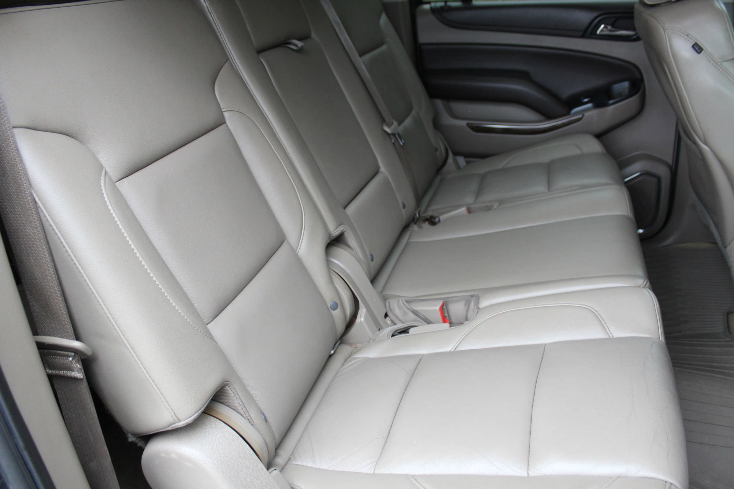 Used 2015 Chevrolet Suburban LT image 16