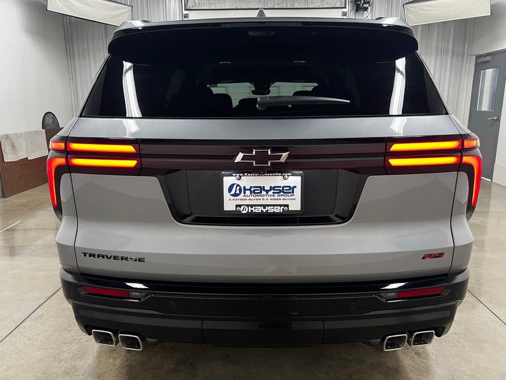 New 2026 Chevrolet Traverse RS w/ LPO, Floor Liner Package FWD image 4