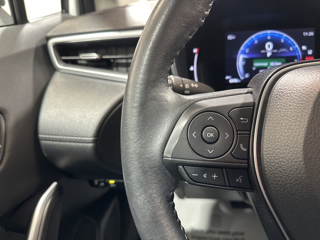 Used 2023 Toyota Corolla Cross XLE w/ Convenience Package FWD image 29