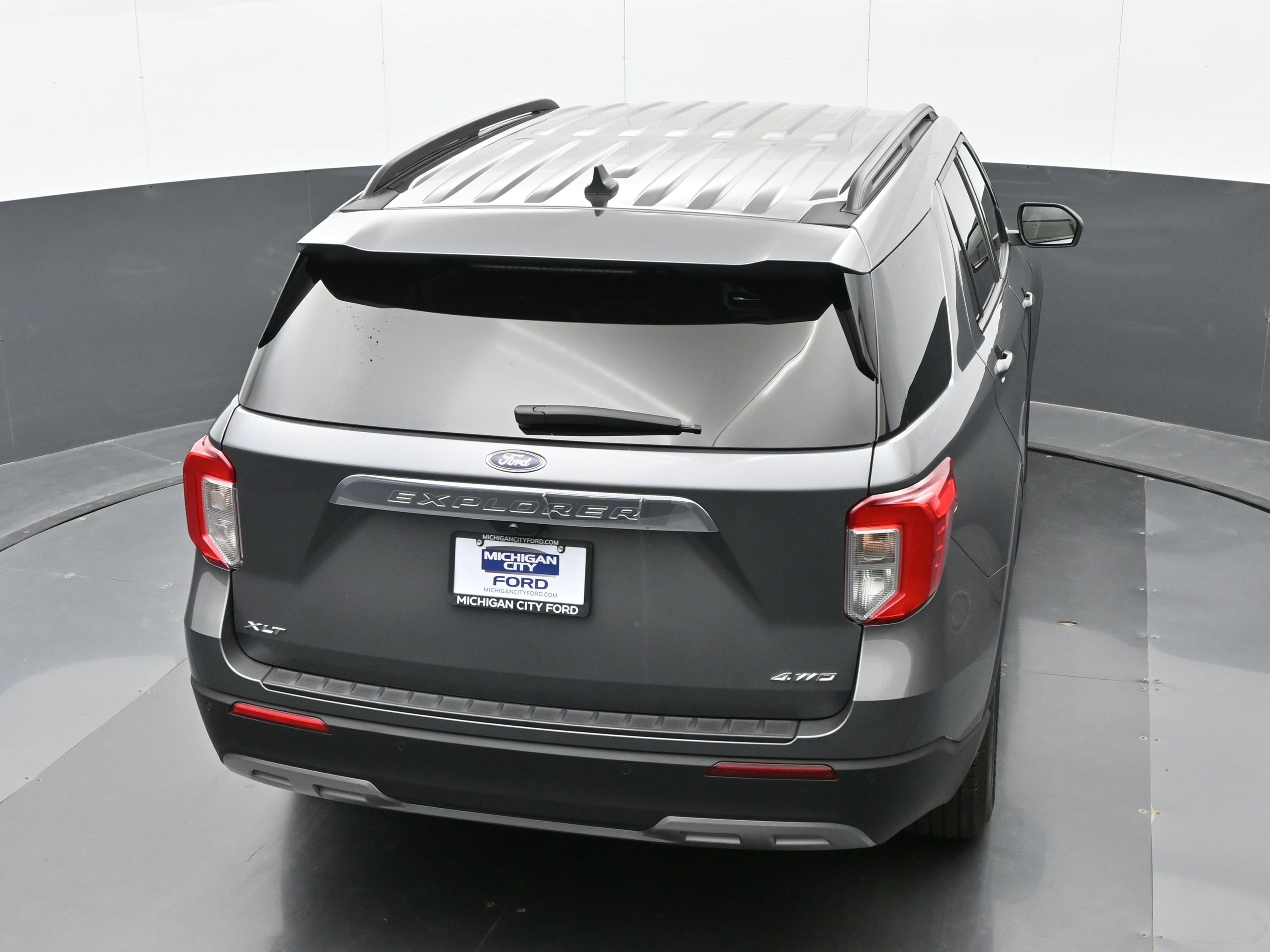 Used 2023 Ford Explorer XLT w/ Equipment Group 202A AWD/4WD image 32