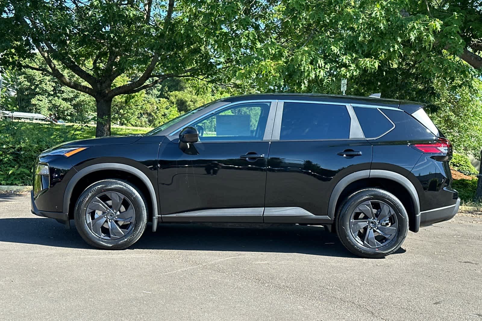 New 2026 Nissan Rogue SV AWD/4WD image 5