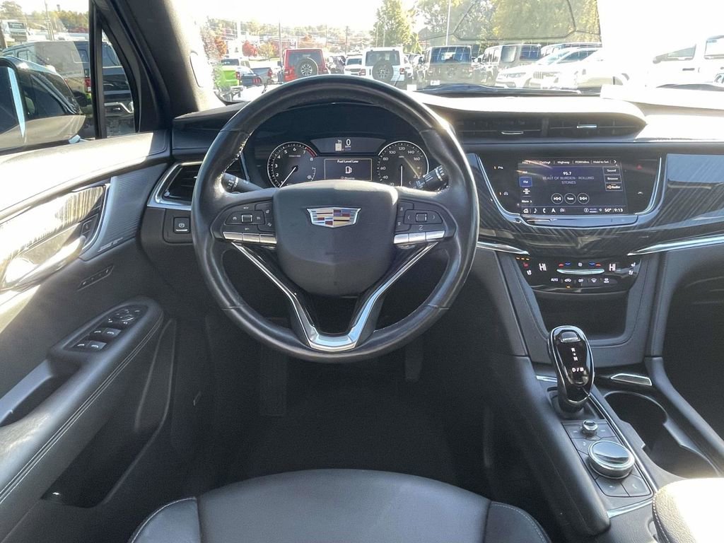 Used 2023 Cadillac XT6 Premium Luxury image 22