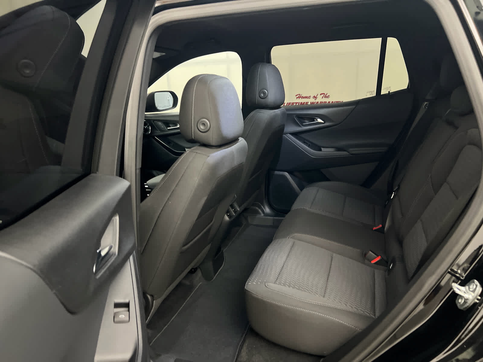 Used 2025 Chevrolet Equinox LT FWD image 15