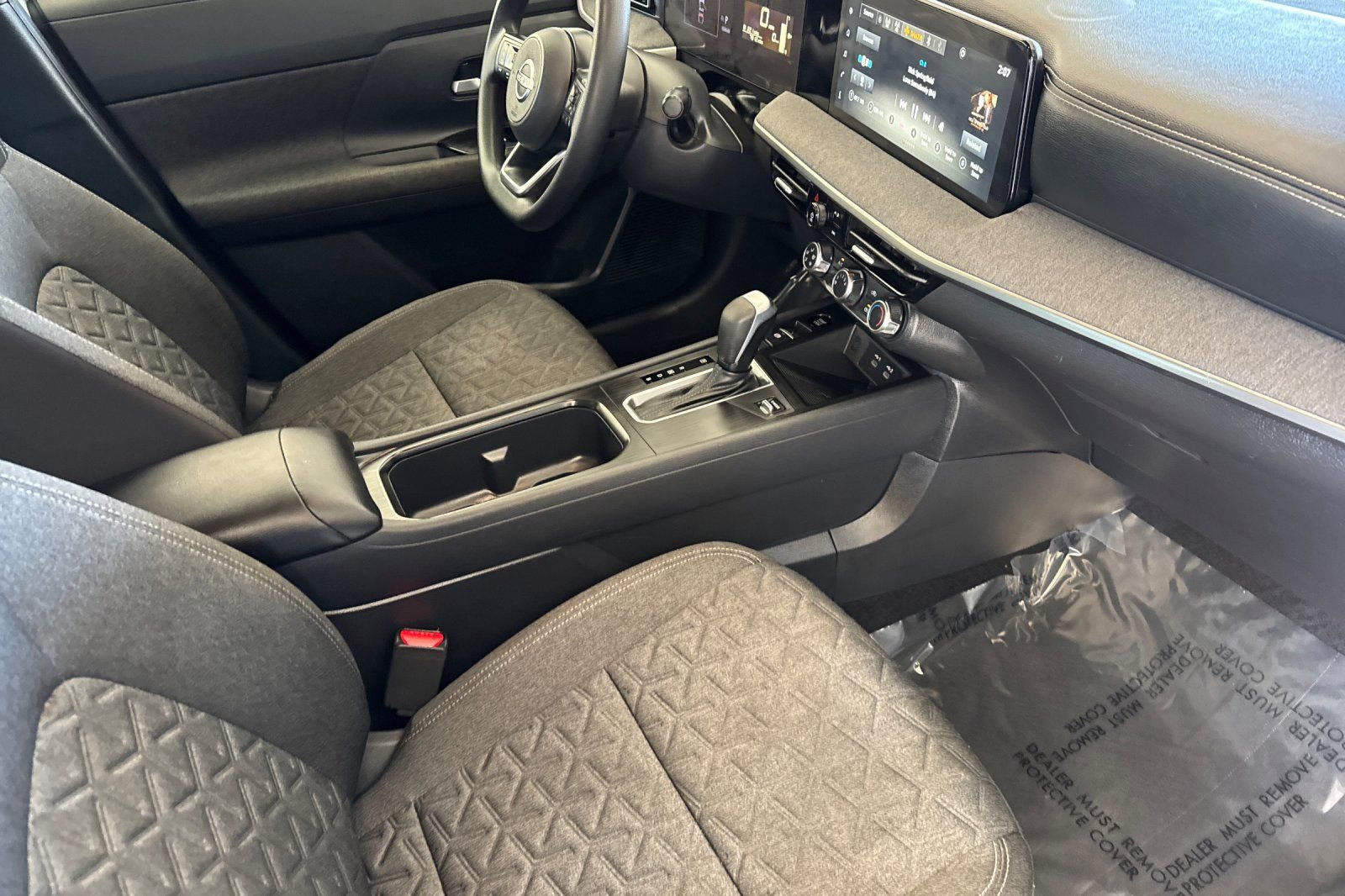 Used 2025 Nissan Kicks SV image 15