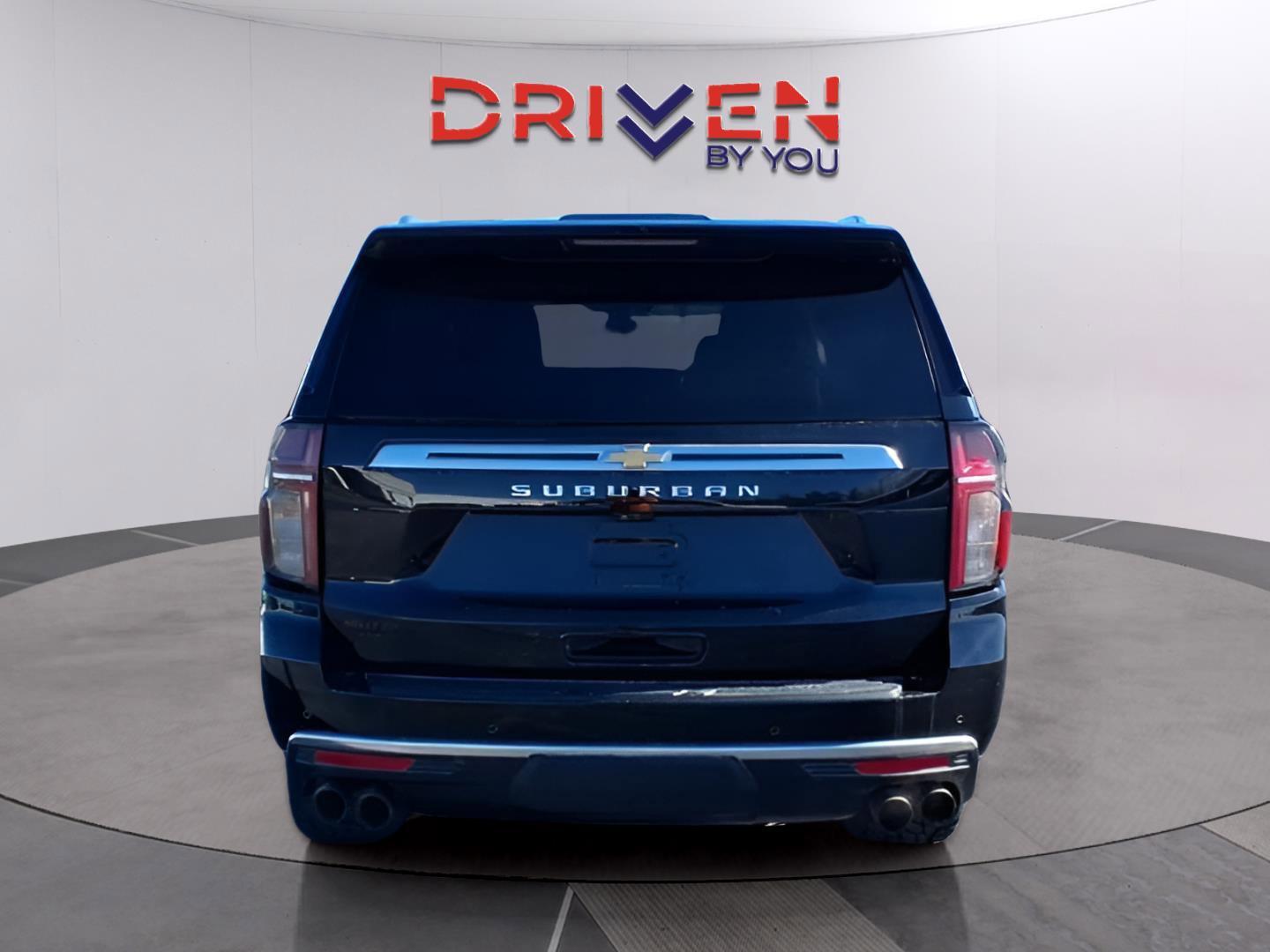 Used 2021 Chevrolet Suburban High Country w/ Premium Package image 4