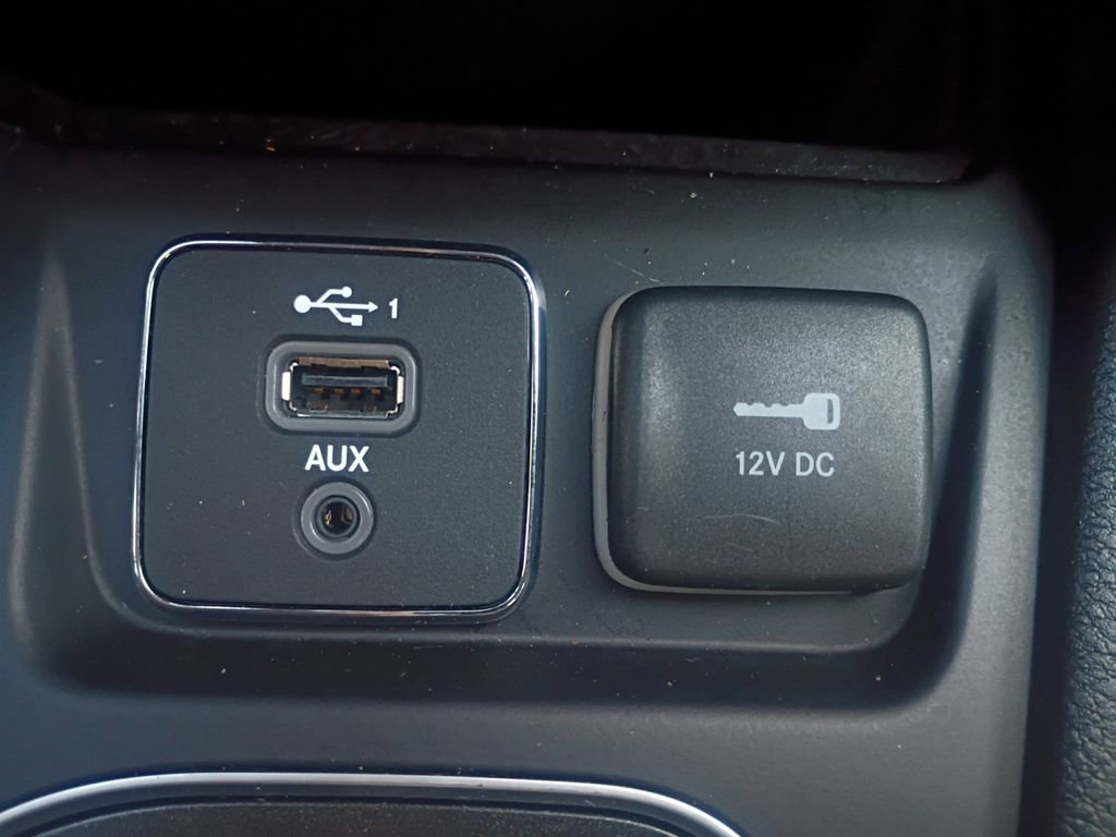 Used 2021 Jeep Cherokee Trailhawk w/ Technology Group image 6