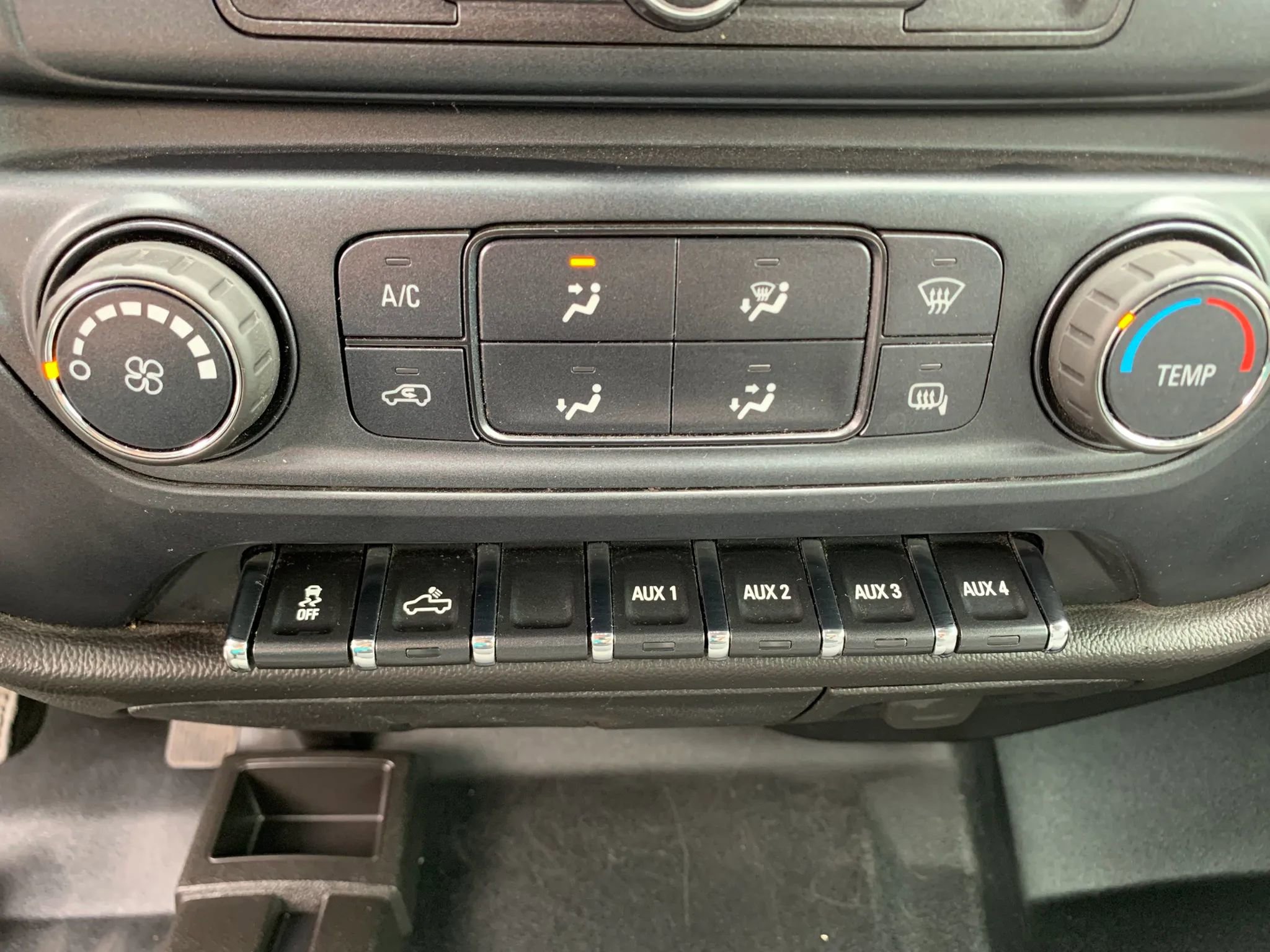 Used 2019 Chevrolet Silverado 2500 W/T AWD/4WD image 20