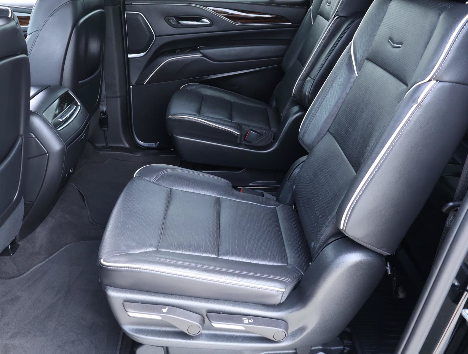Used 2023 Cadillac Escalade ESV Premium Luxury AWD/4WD image 26