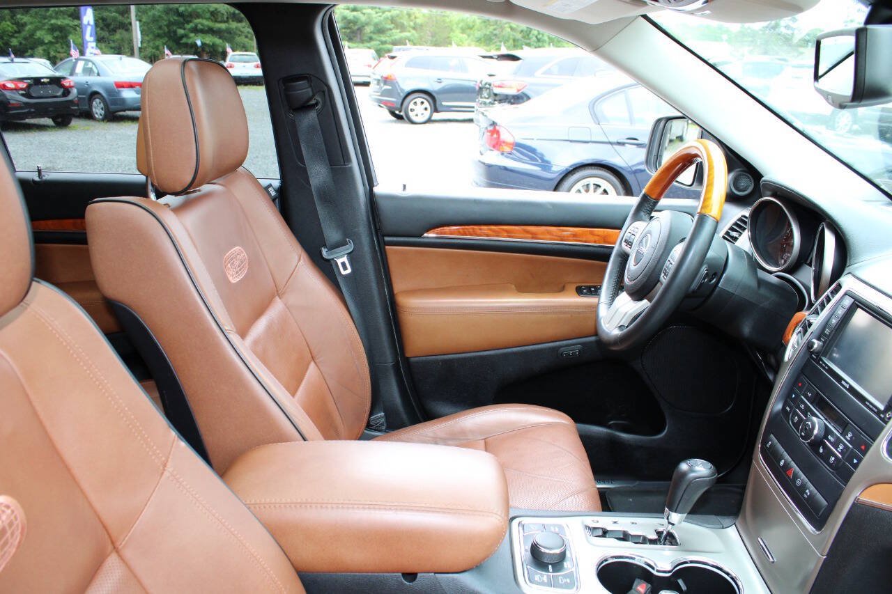 Used 2012 Jeep Grand Cherokee Overland AWD/4WD image 11