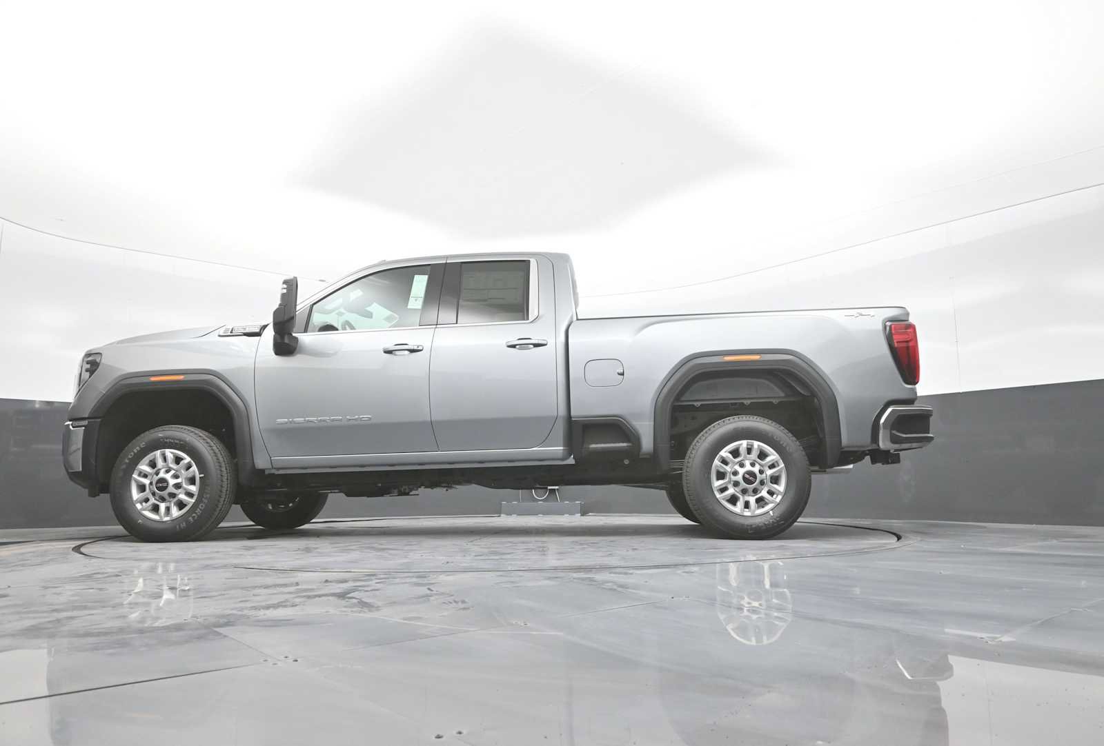 New 2026 GMC Sierra 2500 SLE w/ Preferred Package AWD/4WD image 39
