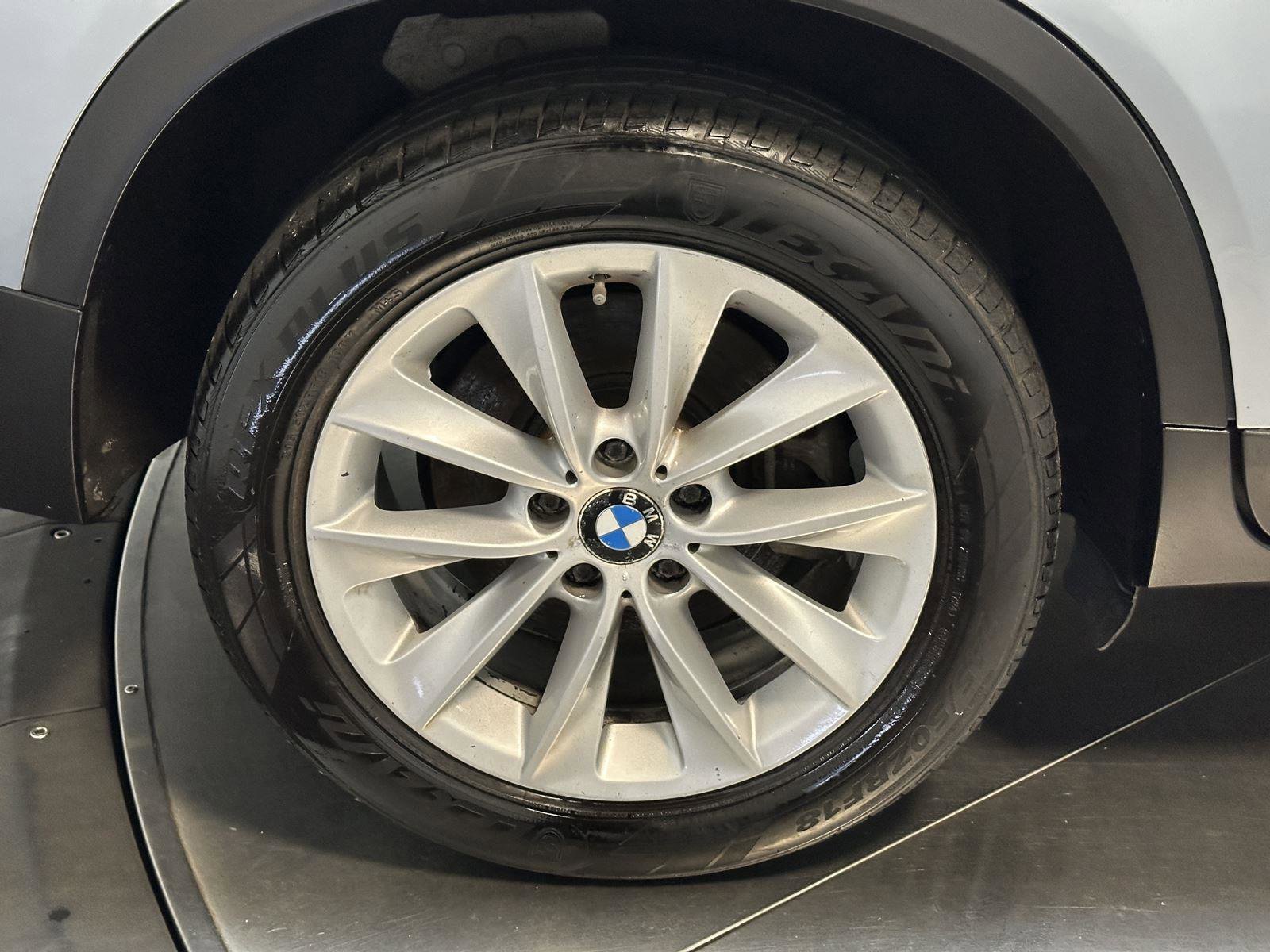 Used 2011 BMW X3 xDrive28i AWD/4WD image 16