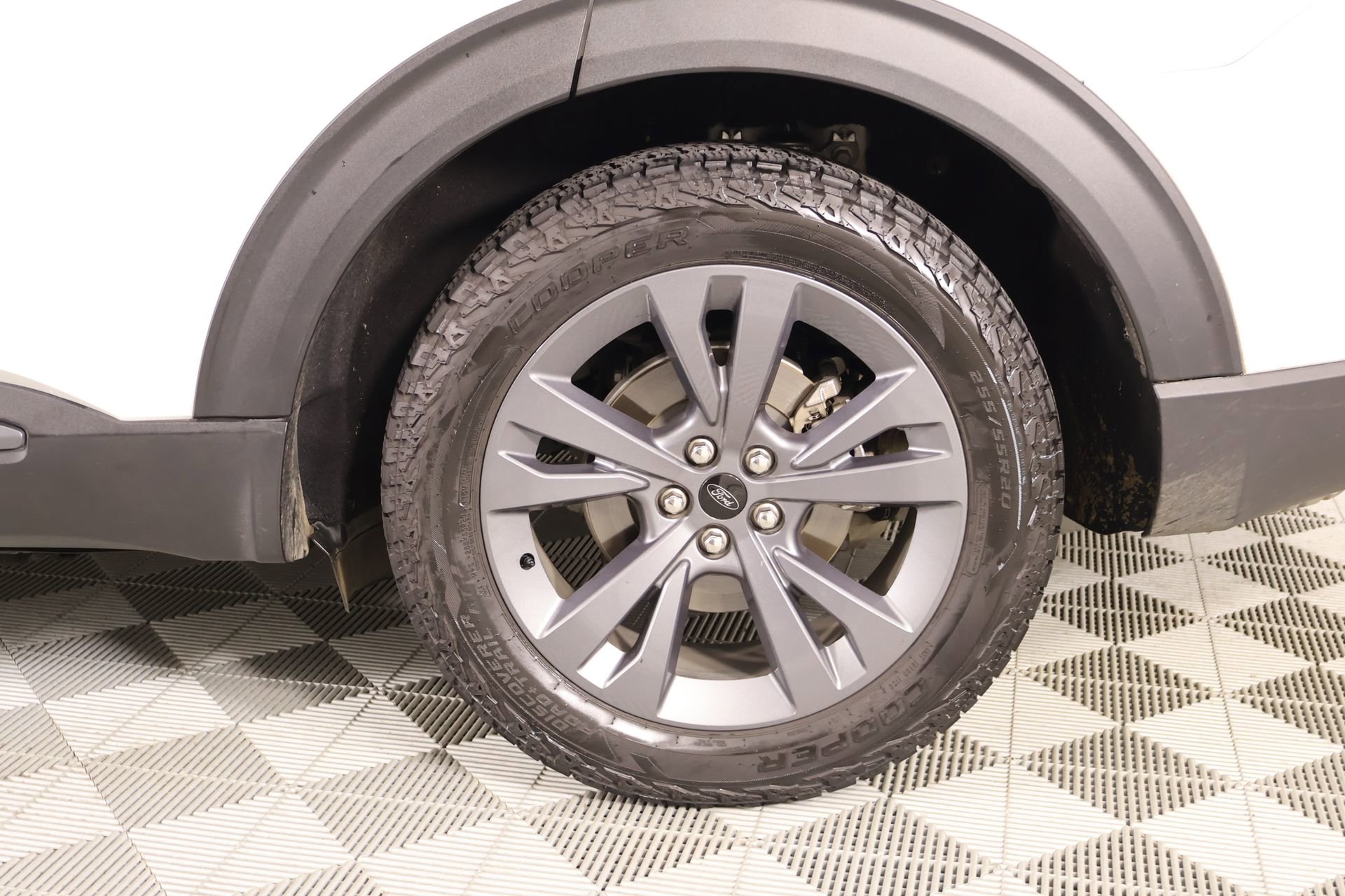 Used 2024 Ford Explorer XLT w/ Equipment Group 202A image 20