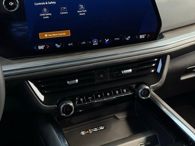 Used 2025 Chevrolet Tahoe LT image 29