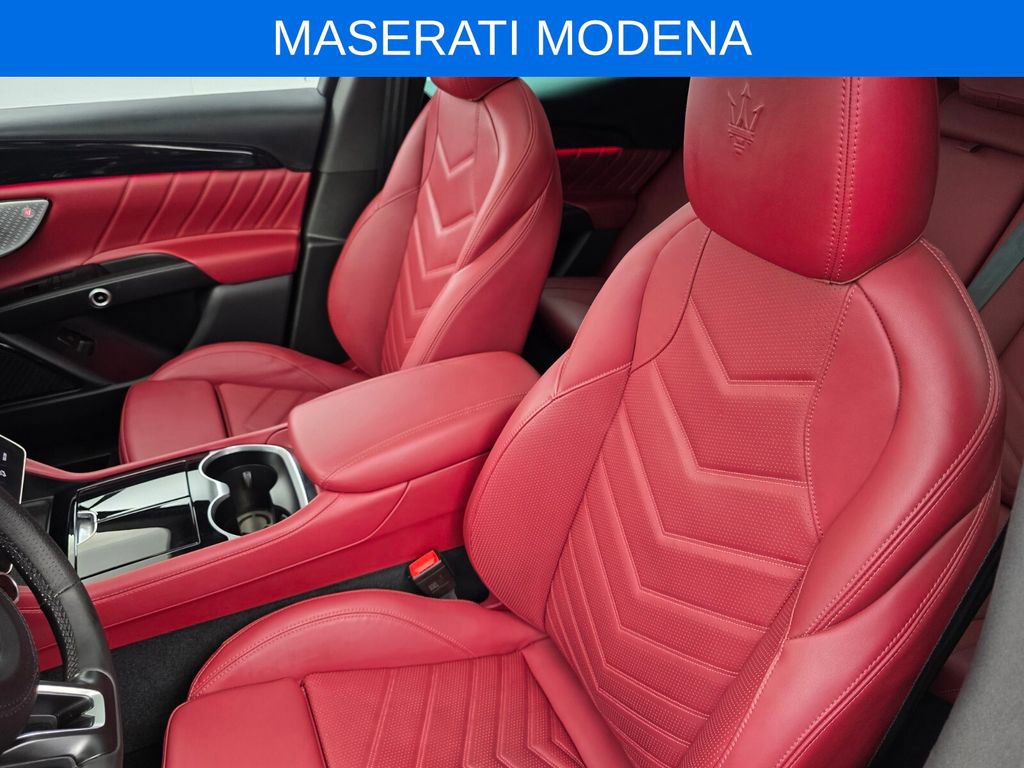 Used 2025 Maserati Grecale Modena image 11