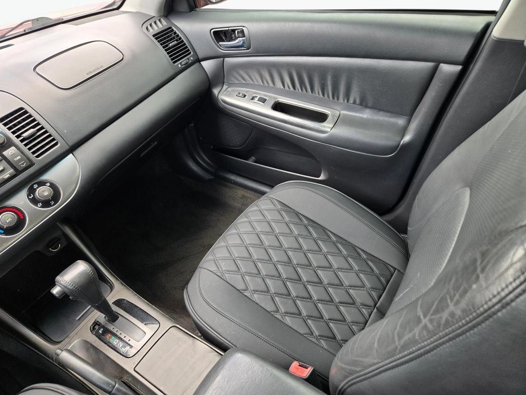 Used 2002 Toyota Camry SE w/ Pkg 2 FWD image 18