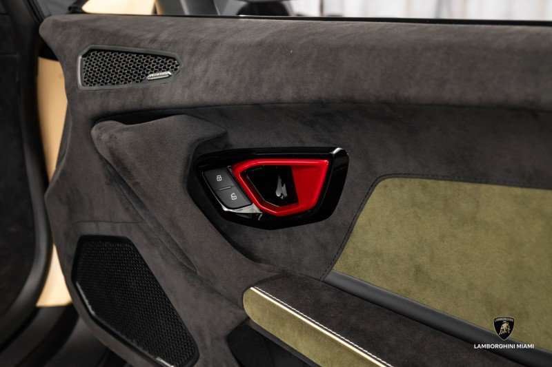 Used 2024 Lamborghini Huracan Sterrato image 47