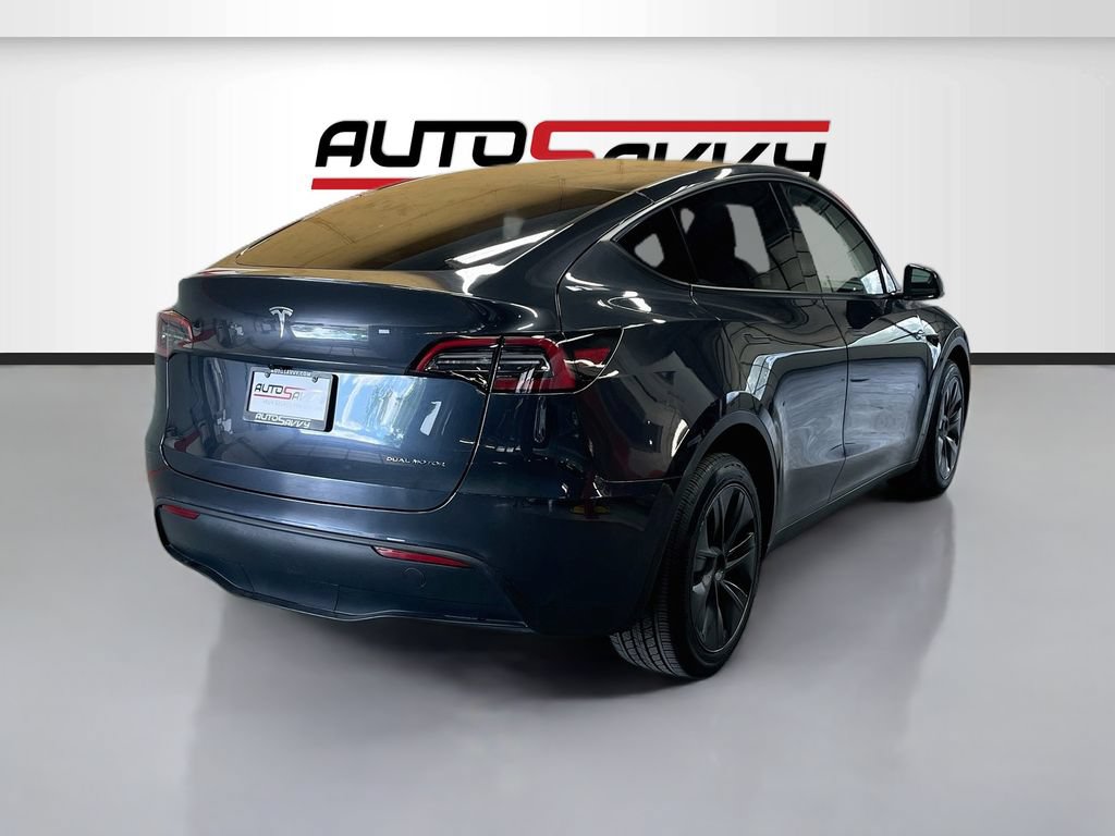 Used 2025 Tesla Model Y Long Range AWD/4WD image 7