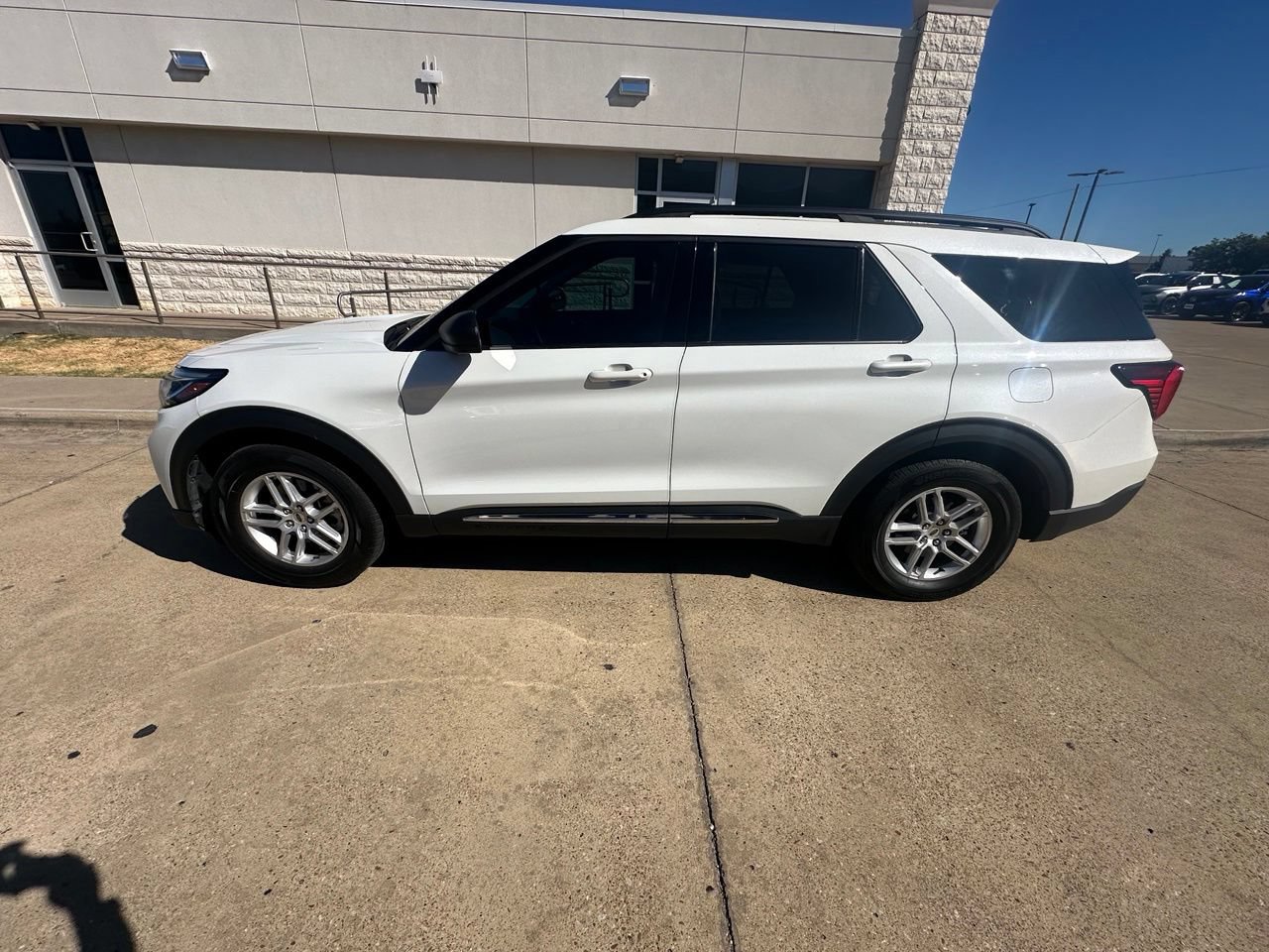 Used 2025 Ford Explorer Active w/ Active Comfort Package RWD image 6