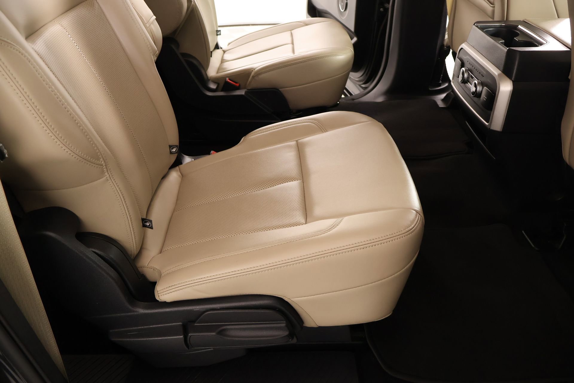 Used 2024 Ford Expedition Max XLT image 16