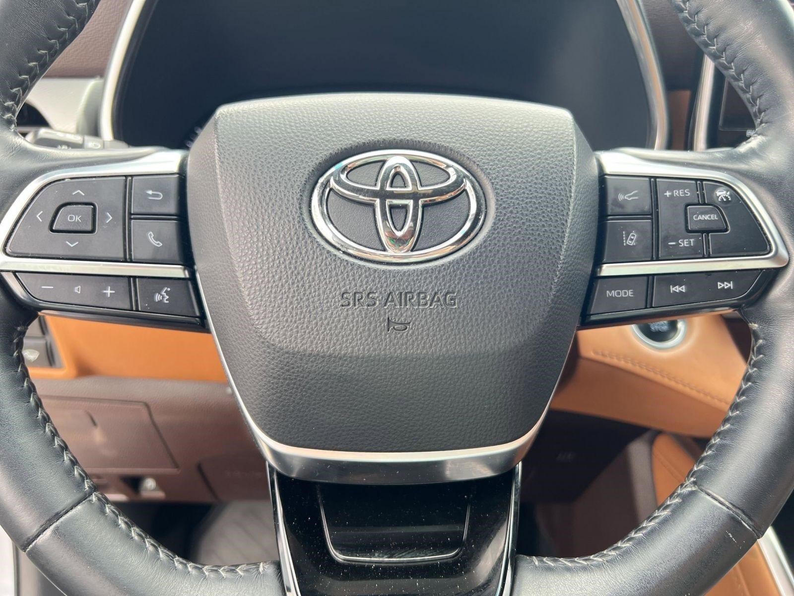 Used 2021 Toyota Highlander Platinum AWD/4WD image 18