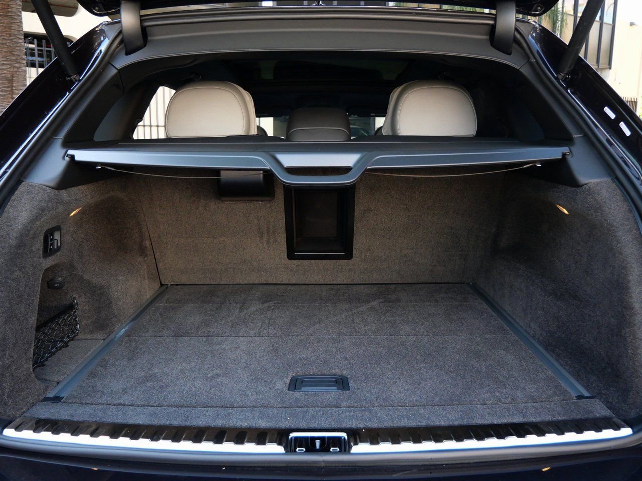 Used 2025 Bentley Bentayga Extended Wheelbase image 29