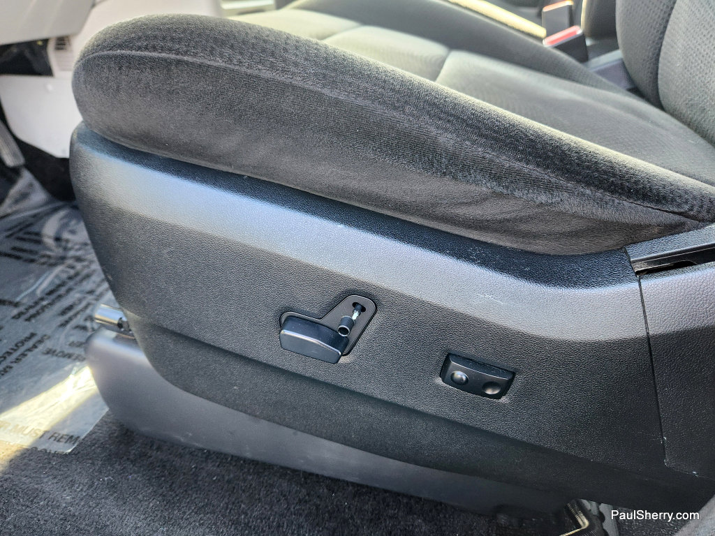 Used 2013 Dodge Grand Caravan SXT w/ Rear Park Assist Pkg FWD image 39