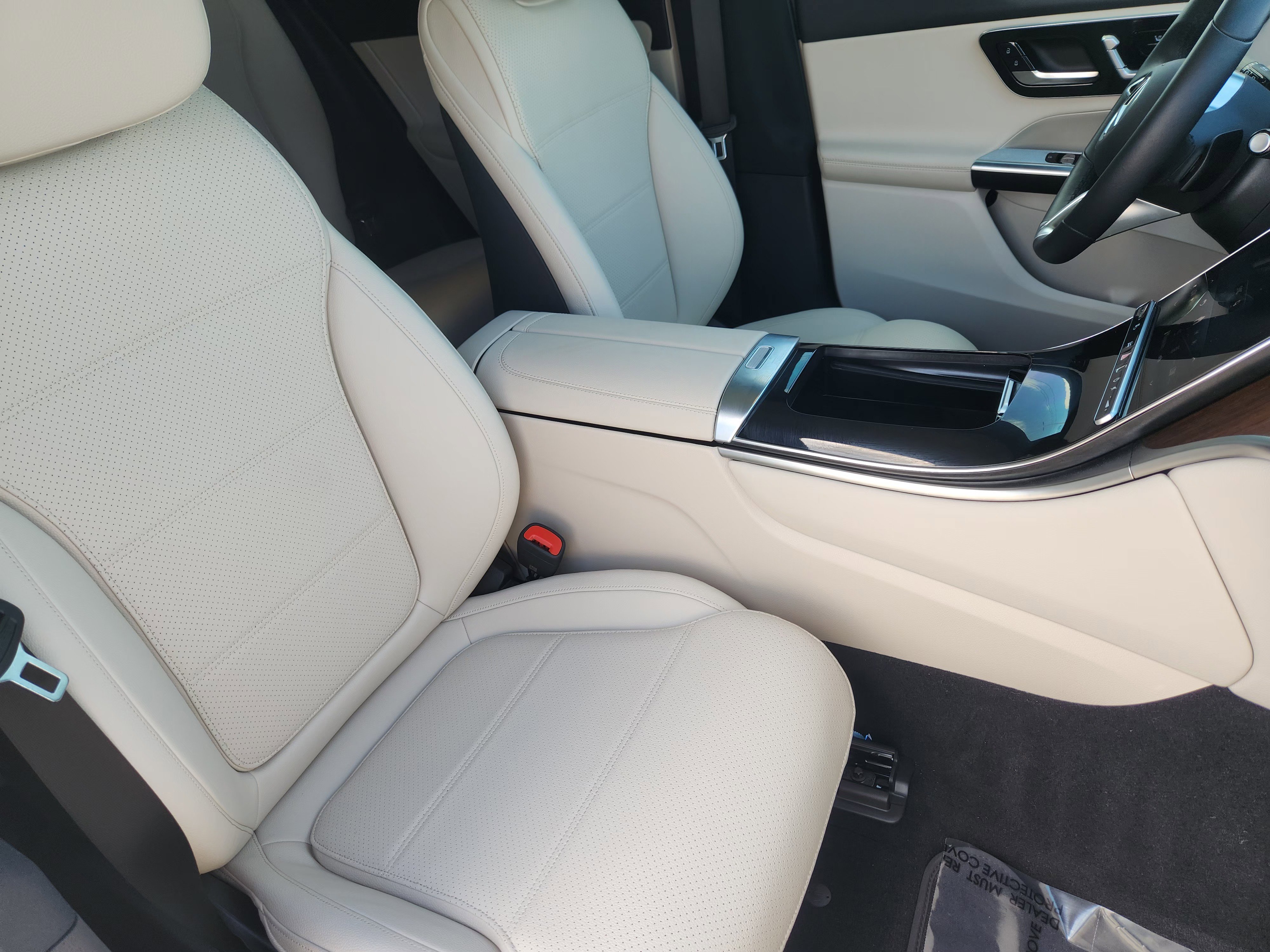 Used 2025 Mercedes-Benz GLC 300 image 14