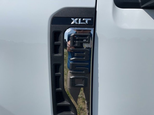 New 2025 Ford F350 XLT image 16