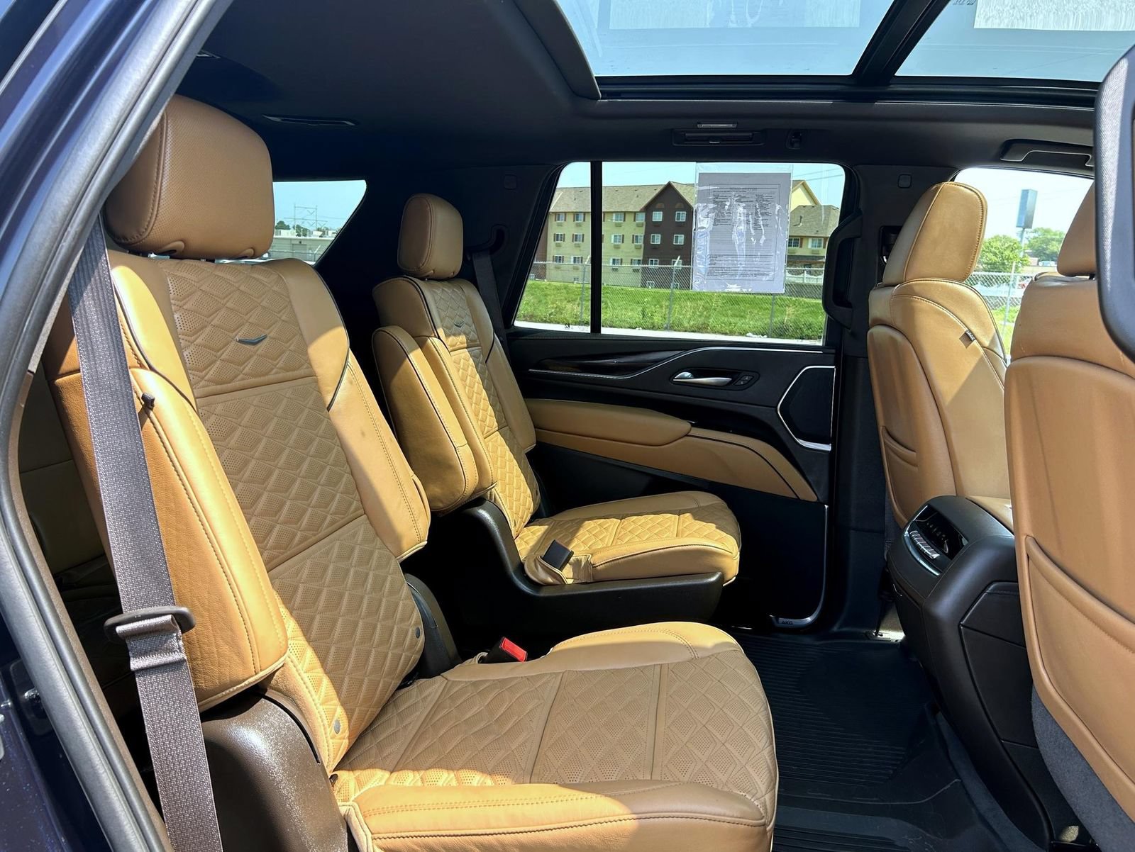 Certified 2023 Cadillac Escalade Premium Luxury AWD/4WD image 20