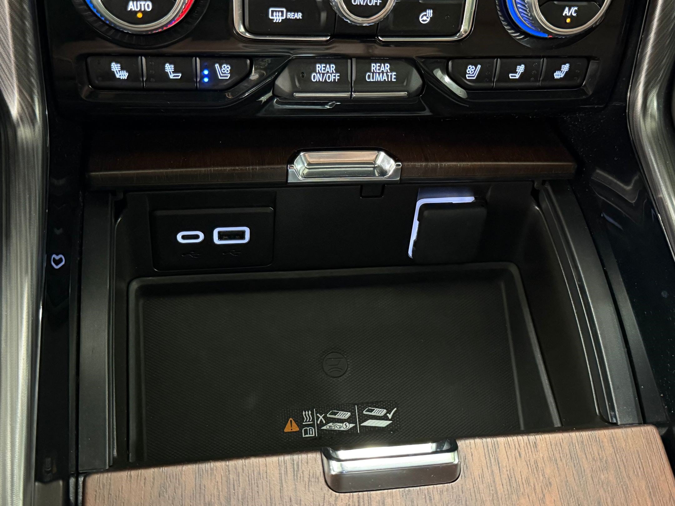 Used 2023 GMC Yukon Denali Ultimate AWD/4WD image 41